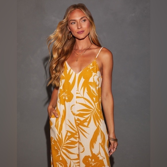 VICI Waikiki Tropical Print Relaxed Jumpsuit In Orange - Picture 3 of 3